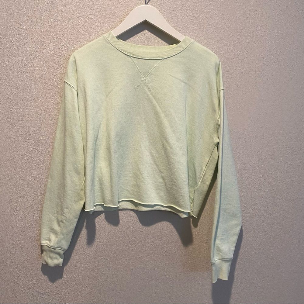 Colsie Cropped Pullover sweatshirt size‎ XS light green casual loungewear